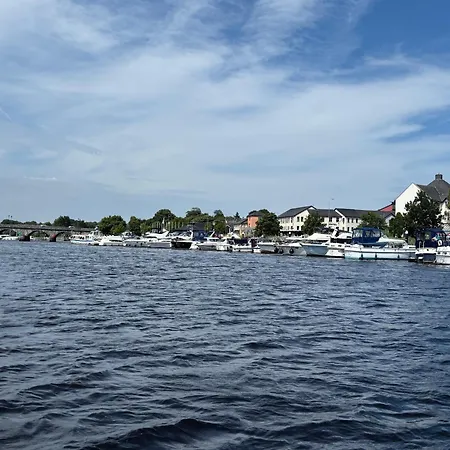 Willa The At Lough Key - Luxury By The Water Knockvicar