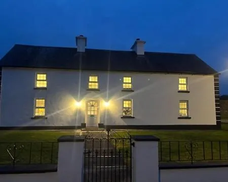 The At Lough Key - Luxury By The Water *