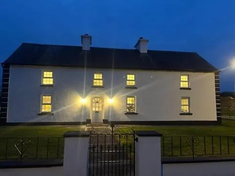 The At Lough Key - Luxury By The Water *